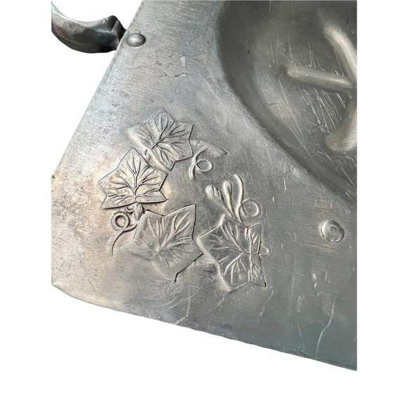 Vintage Everlast Hand Forged Aluminum Footed Metal Serving Tray Cabin mo… - Picture 2 of 5